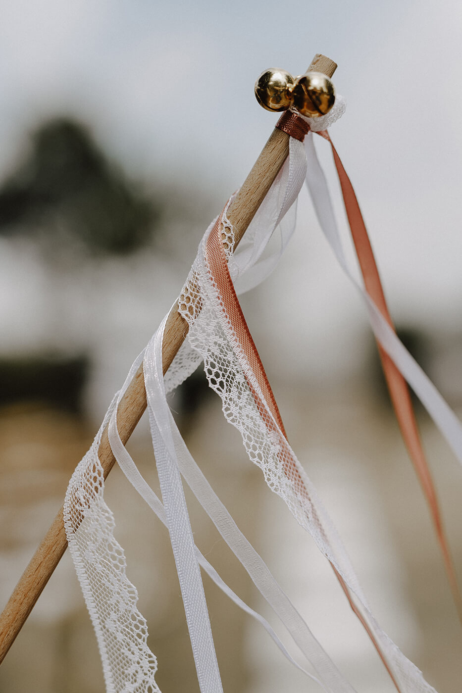 wedding wands Hochzeit Hochzeitsdeko Bohohochzeit Hochzeitsglocken - Dekoverleih lovely wild moments